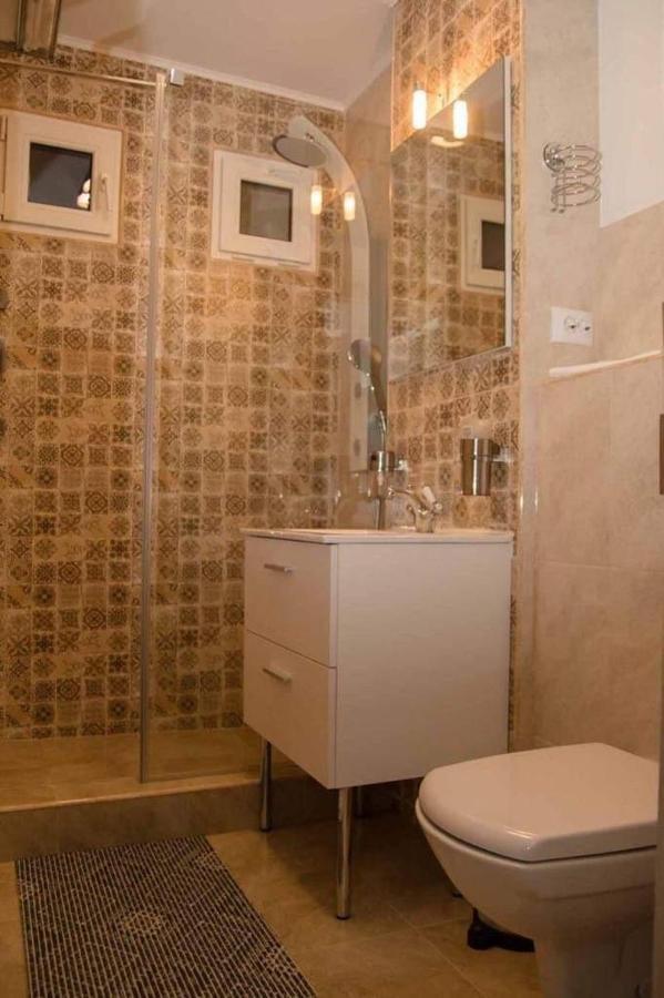 Colonial Touch Apartament Braşov Exterior foto